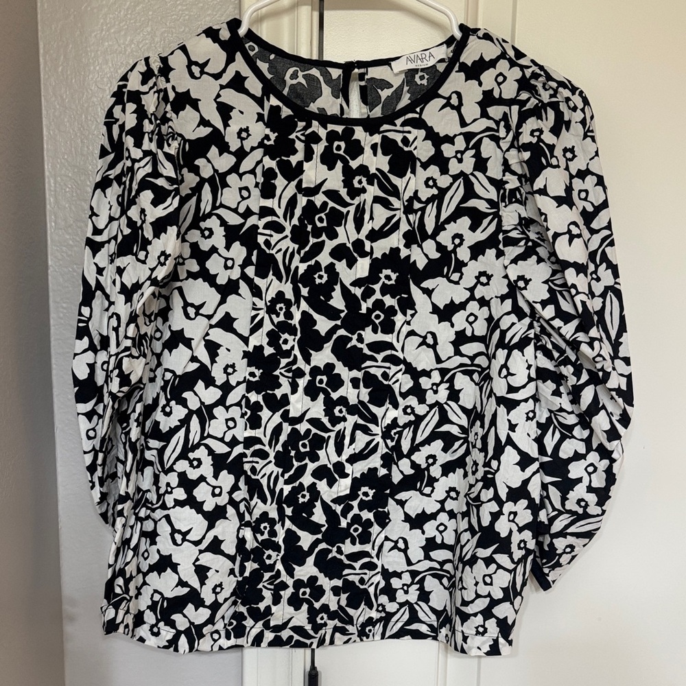 Nina Women's Black and White Floral Blouse